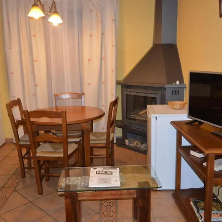 Apartamentos Rurales La Muralla II Country house